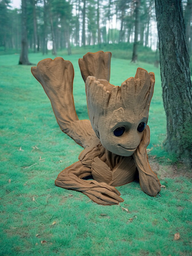 Baby Groot-Lying down